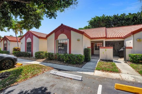 House in Deerfield Beach, Florida 3 bedrooms, 125.98 sq.m. № 1224734 - photo 2