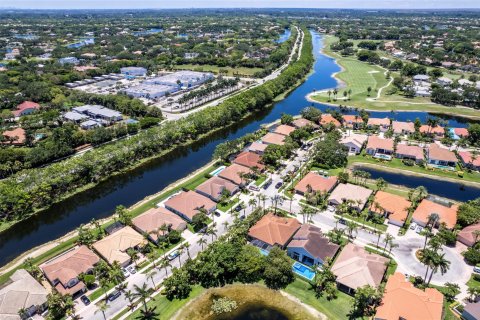 Villa ou maison à vendre à Weston, Floride: 4 chambres, 234.3 m2 № 1224735 - photo 1