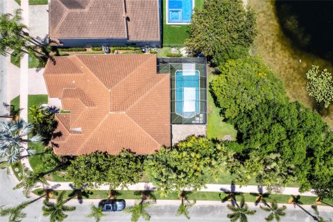 Villa ou maison à vendre à Weston, Floride: 4 chambres, 234.3 m2 № 1224735 - photo 6