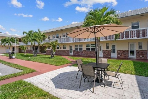 Condo in Hollywood, Florida, 1 bedroom  № 1091759 - photo 12