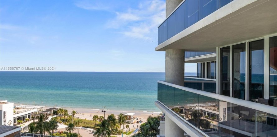 Condominio en Hallandale Beach, Florida, 2 dormitorios  № 1356617