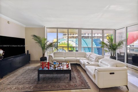 Copropriété à vendre à Hallandale Beach, Floride: 2 chambres, 165.55 m2 № 1356617 - photo 4