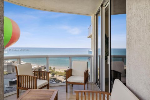 Copropriété à vendre à Hallandale Beach, Floride: 2 chambres, 165.55 m2 № 1356617 - photo 2