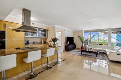 Condominio en venta en Hallandale Beach, Florida, 2 dormitorios, 165.55 m2 № 1356617 - foto 10