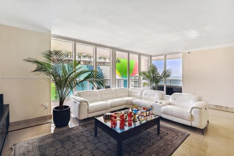 Copropriété à vendre à Hallandale Beach, Floride: 2 chambres, 165.55 m2 № 1356617 - photo 6