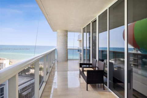 Condominio en venta en Hallandale Beach, Florida, 2 dormitorios, 165.55 m2 № 1356617 - foto 24