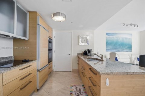 Copropriété à louer à Hallandale Beach, Floride: 1 chambre, 80.92 m2 № 1356614 - photo 5