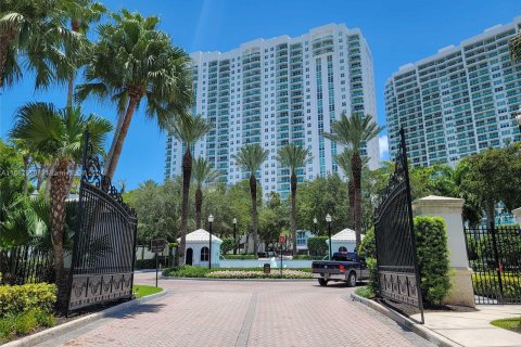 Copropriété à vendre à Aventura, Floride: 5 chambres, 553.14 m2 № 1358442 - photo 6