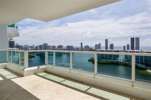 Condominio en venta en Aventura, Florida, 5 dormitorios, 553.14 m2 № 1358442 - foto 8