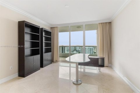 Condominio en venta en Aventura, Florida, 5 dormitorios, 553.14 m2 № 1358442 - foto 29