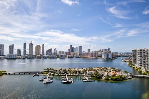 Condominio en venta en Aventura, Florida, 5 dormitorios, 553.14 m2 № 1358442 - foto 1