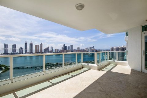 Condominio en venta en Aventura, Florida, 5 dormitorios, 553.14 m2 № 1358442 - foto 13