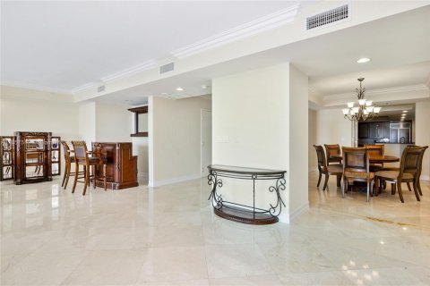 Copropriété à vendre à Aventura, Floride: 5 chambres, 553.14 m2 № 1358442 - photo 9