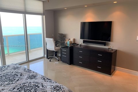 Copropriété à louer à Hallandale Beach, Floride: 3 chambres, 191.84 m2 № 1356618 - photo 8