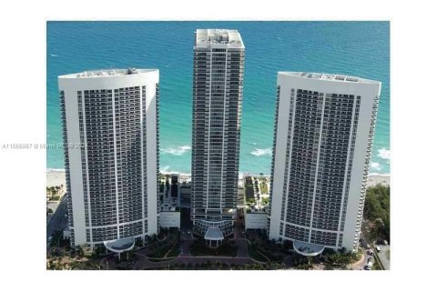 Copropriété à louer à Hallandale Beach, Floride: 3 chambres, 191.84 m2 № 1356618 - photo 21