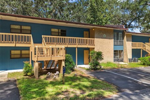 Condo in Gainesville, Florida, 2 bedrooms  № 1381220 - photo 1