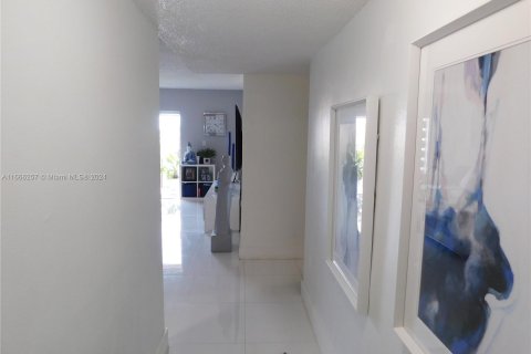 Copropriété à vendre à Hialeah, Floride: 3 chambres, 112.6 m2 № 1379164 - photo 3