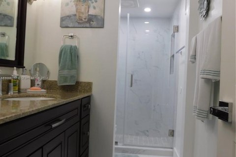 Condo in Hialeah, Florida, 3 bedrooms  № 1379164 - photo 13