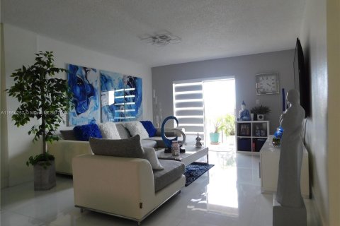 Copropriété à vendre à Hialeah, Floride: 3 chambres, 112.6 m2 № 1379164 - photo 4