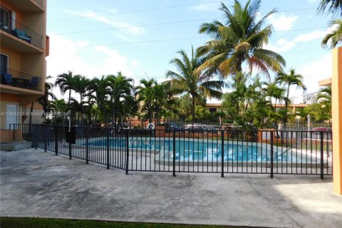 Copropriété à vendre à Hialeah, Floride: 3 chambres, 112.6 m2 № 1379164 - photo 1