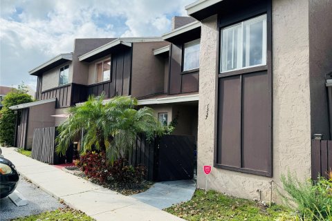 Townhouse in North Lauderdale, Florida 2 bedrooms, 122.63 sq.m. № 1097846 - photo 19