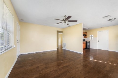 House in West Palm Beach, Florida 2 bedrooms, 74.32 sq.m. № 1097756 - photo 16