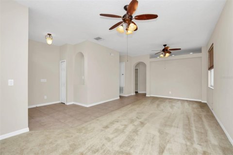 House in Orlando, Florida 4 bedrooms, 198.07 sq.m. № 1397859 - photo 5