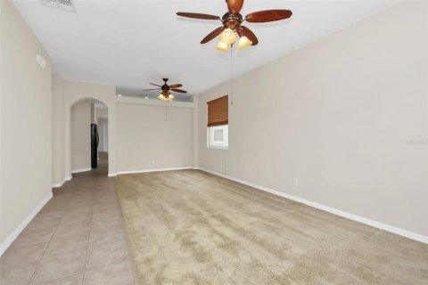 House in Orlando, Florida 4 bedrooms, 198.07 sq.m. № 1397859 - photo 4