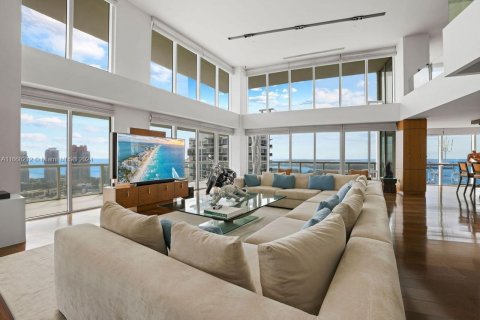 Condo in Miami Beach, Florida, 6 bedrooms  № 1385917 - photo 3