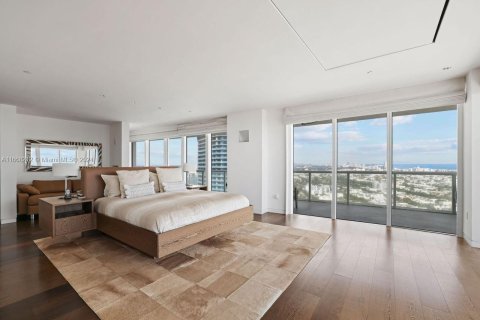 Condo in Miami Beach, Florida, 6 bedrooms  № 1385917 - photo 15