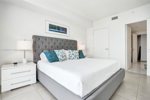 Condo in Fort Lauderdale, Florida, 1 bedroom  № 1385918 - photo 16