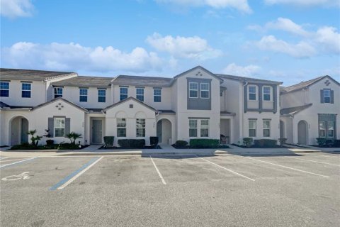 Touwnhouse à vendre à Davenport, Floride: 4 chambres, 182.09 m2 № 1039663 - photo 1