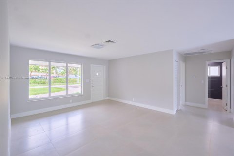 Casa en venta en Dania Beach, Florida, 4 dormitorios № 1040342 - foto 7