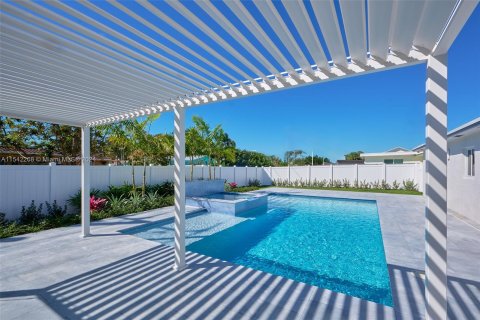Villa ou maison à vendre à Dania Beach, Floride: 4 chambres № 1040342 - photo 1