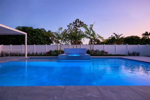Casa en venta en Dania Beach, Florida, 4 dormitorios № 1040342 - foto 28