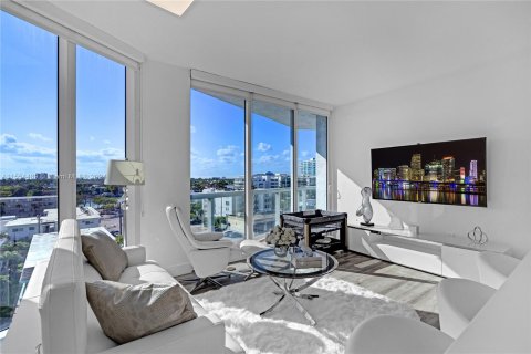 Condo in Miami Beach, Florida, 2 bedrooms  № 1076351 - photo 13