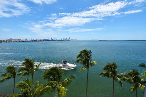 Condo in Miami, Florida, 2 bedrooms  № 1375375 - photo 11