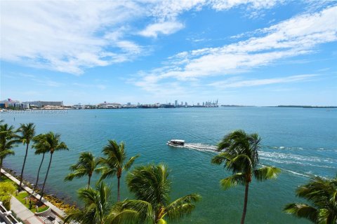 Condo in Miami, Florida, 2 bedrooms  № 1375375 - photo 21