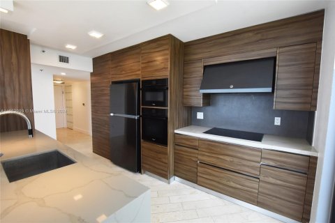 Condo in Miami, Florida, 2 bedrooms  № 1375375 - photo 13