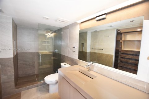 Condo in Miami, Florida, 2 bedrooms  № 1375375 - photo 15