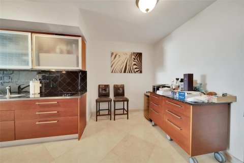 Copropriété à vendre à Hallandale Beach, Floride: 3 chambres, 171.03 m2 № 1375378 - photo 13