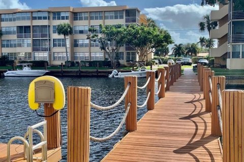 Condo in Hollywood, Florida, 1 bedroom  № 1045590 - photo 6