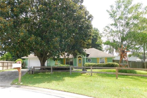 House in Ocala, Florida 3 bedrooms, 158.21 sq.m. № 1299929 - photo 1