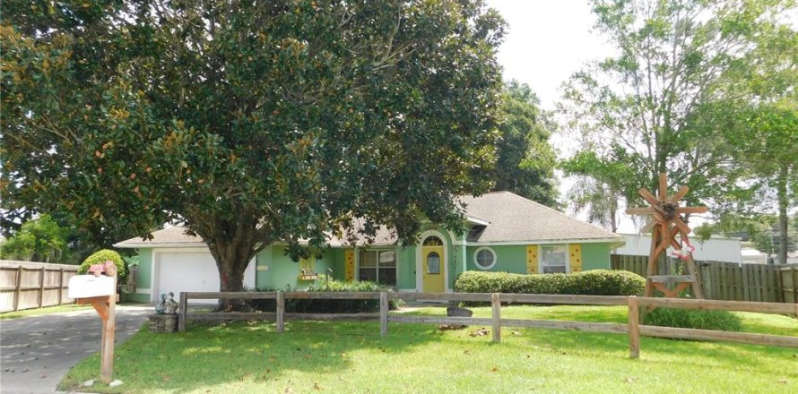 House in Ocala, Florida 3 bedrooms, 158.21 sq.m. № 1299929