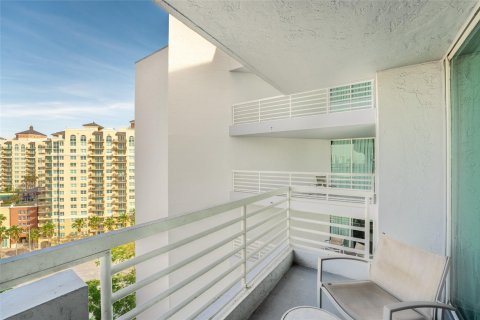 Hotel en venta en Fort Lauderdale, Florida, 1 dormitorio, 50.91 m2 № 1029754 - foto 30