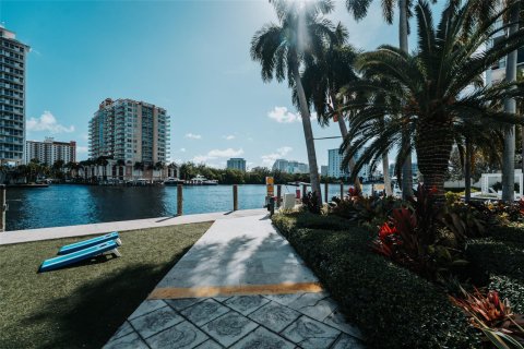 Hôtel, hôtellerie à vendre à Fort Lauderdale, Floride: 1 chambre, 50.91 m2 № 1029754 - photo 23