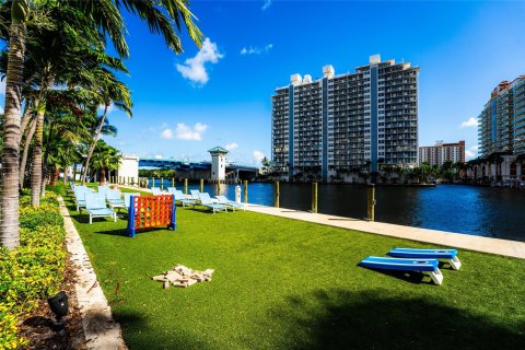 Hotel en venta en Fort Lauderdale, Florida, 1 dormitorio, 50.91 m2 № 1029754 - foto 15