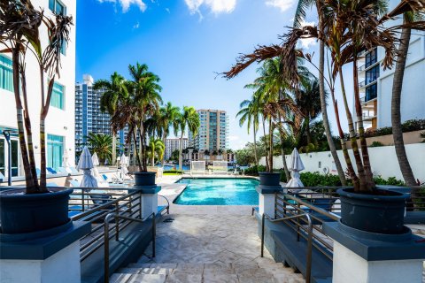 Hôtel, hôtellerie à vendre à Fort Lauderdale, Floride: 1 chambre, 50.91 m2 № 1029754 - photo 24