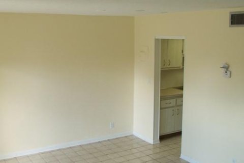 Condo in Pompano Beach, Florida, 1 bedroom  № 1029756 - photo 9