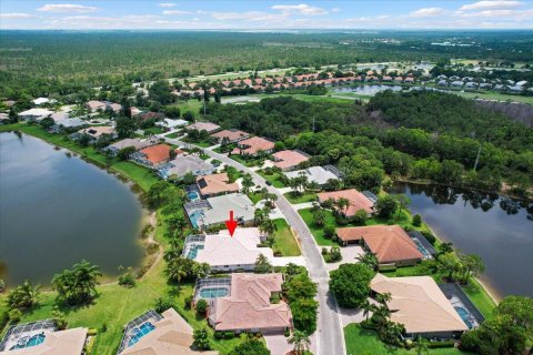 Villa ou maison à vendre à Hobe Sound, Floride: 4 chambres, 313.73 m2 № 1227030 - photo 1